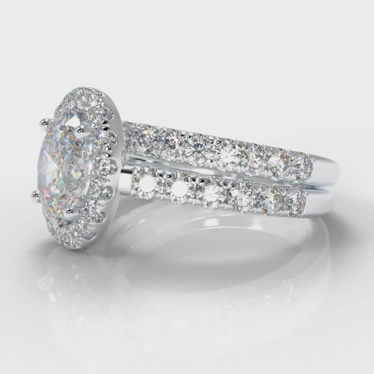 Micropavé Oval Diamond Halo Bridal Set