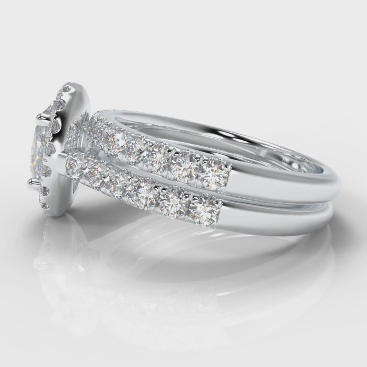 Micropavé Oval Diamond Halo Bridal Set