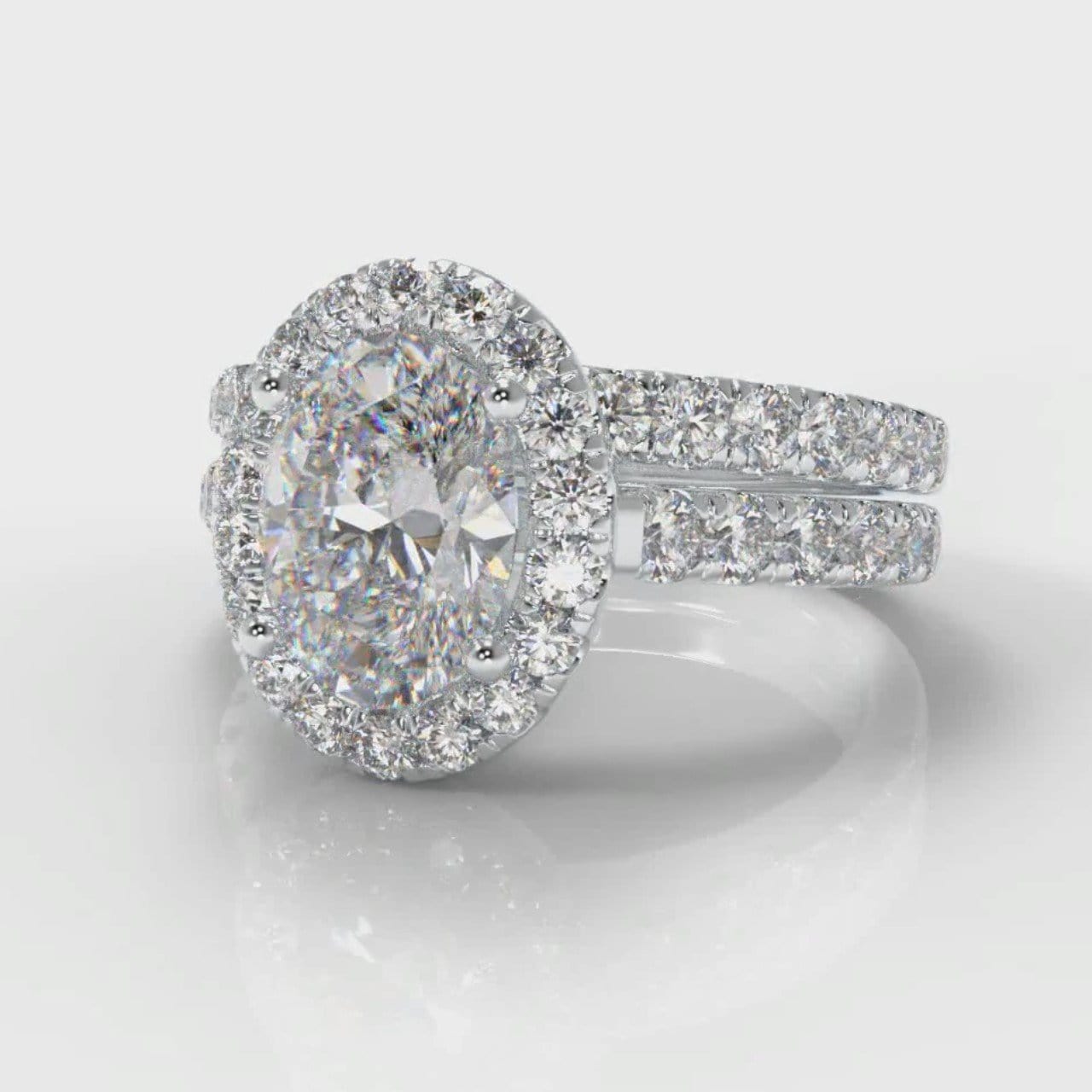 Micropavé Oval Diamond Halo Bridal Set