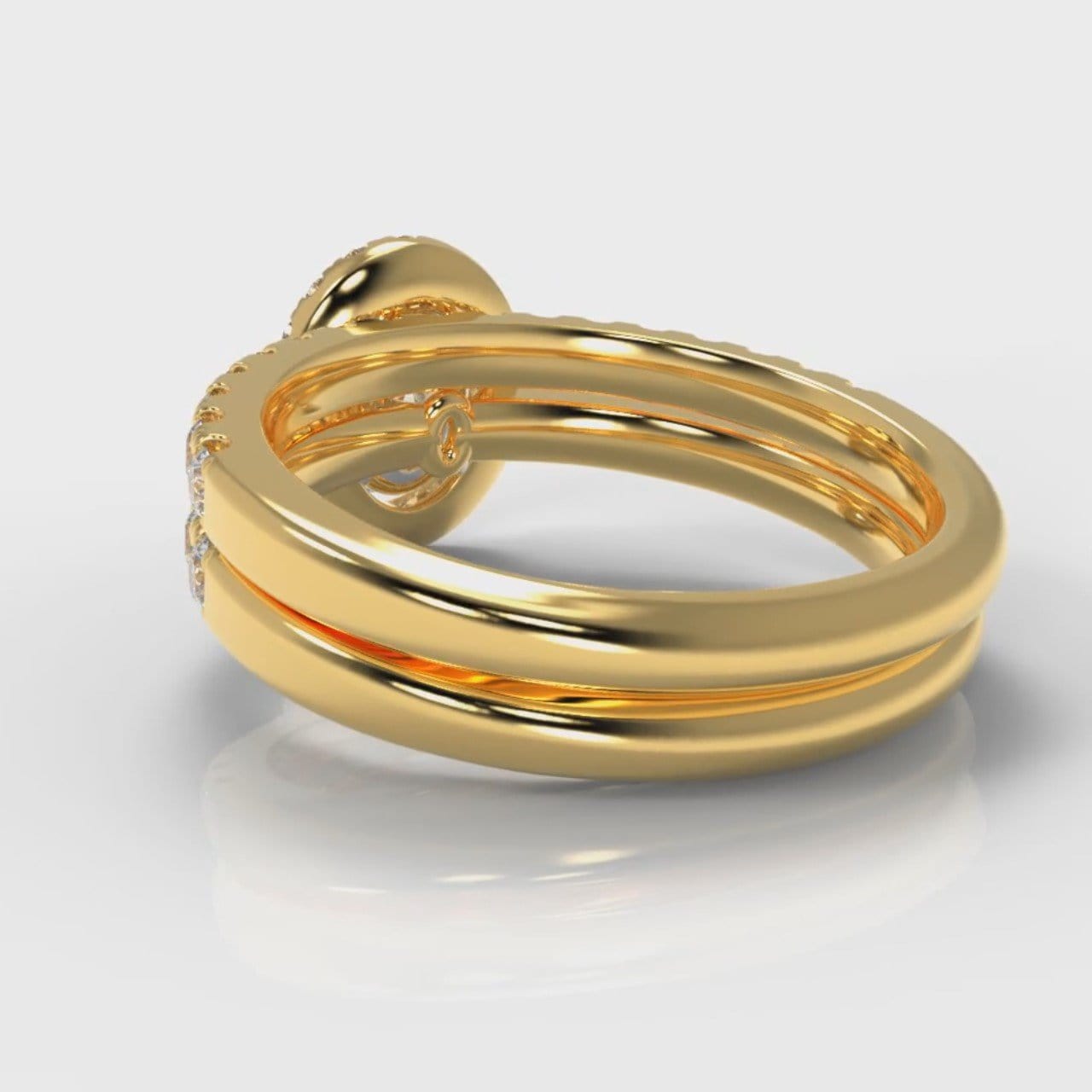 Micropavé Oval Diamond Halo Bridal Set - Yellow Gold