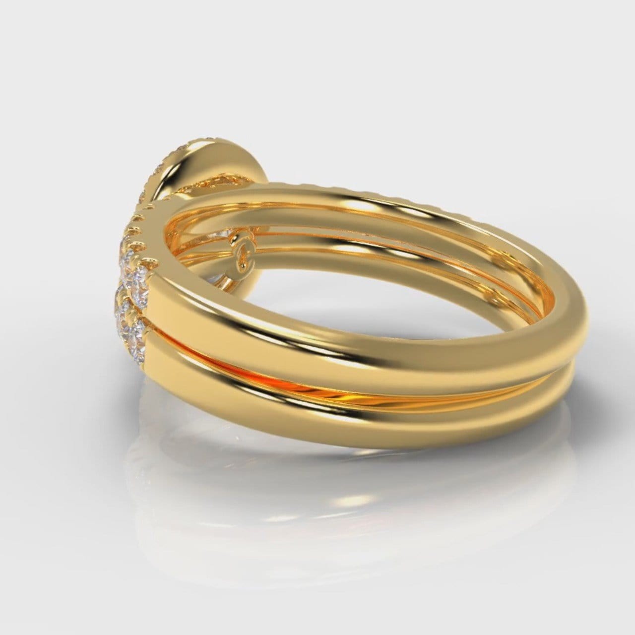 Micropavé Oval Diamond Halo Bridal Set - Yellow Gold