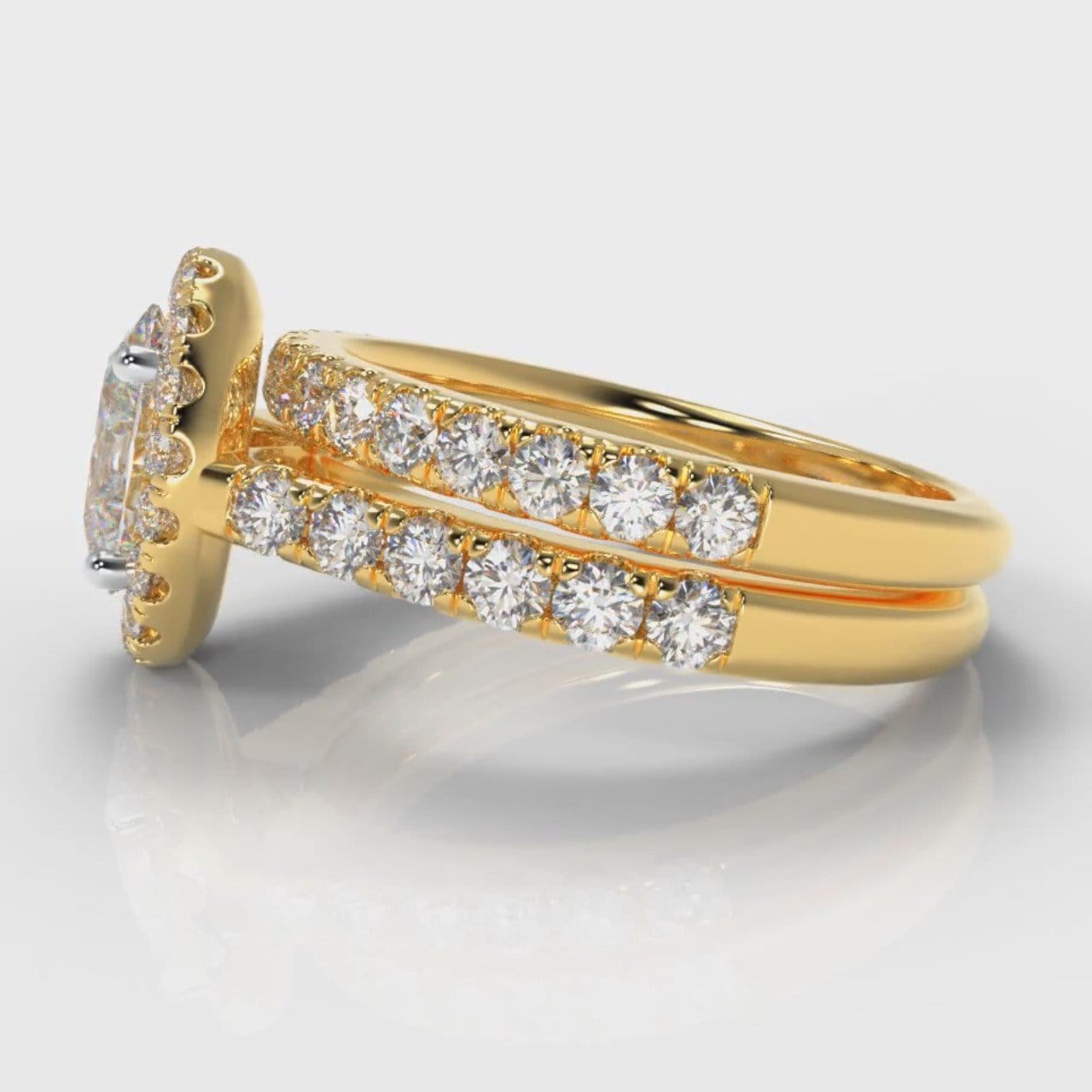 Micropavé Oval Diamond Halo Bridal Set - Yellow Gold