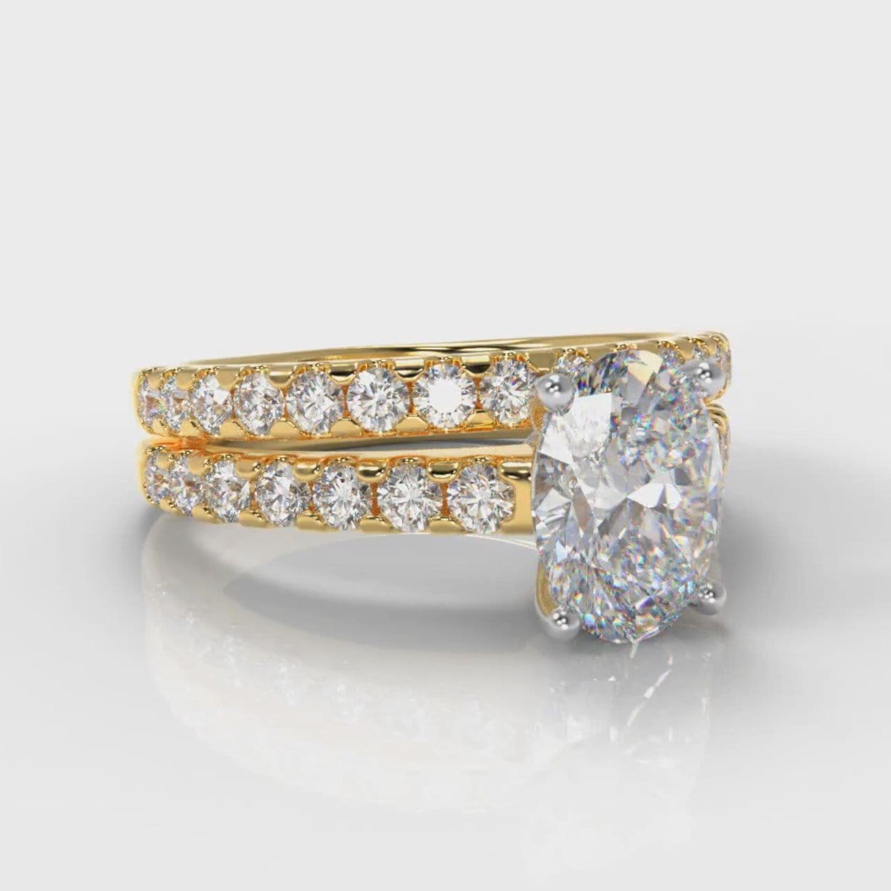Carrée Micropavé Oval Diamond Bridal Set - Yellow Gold