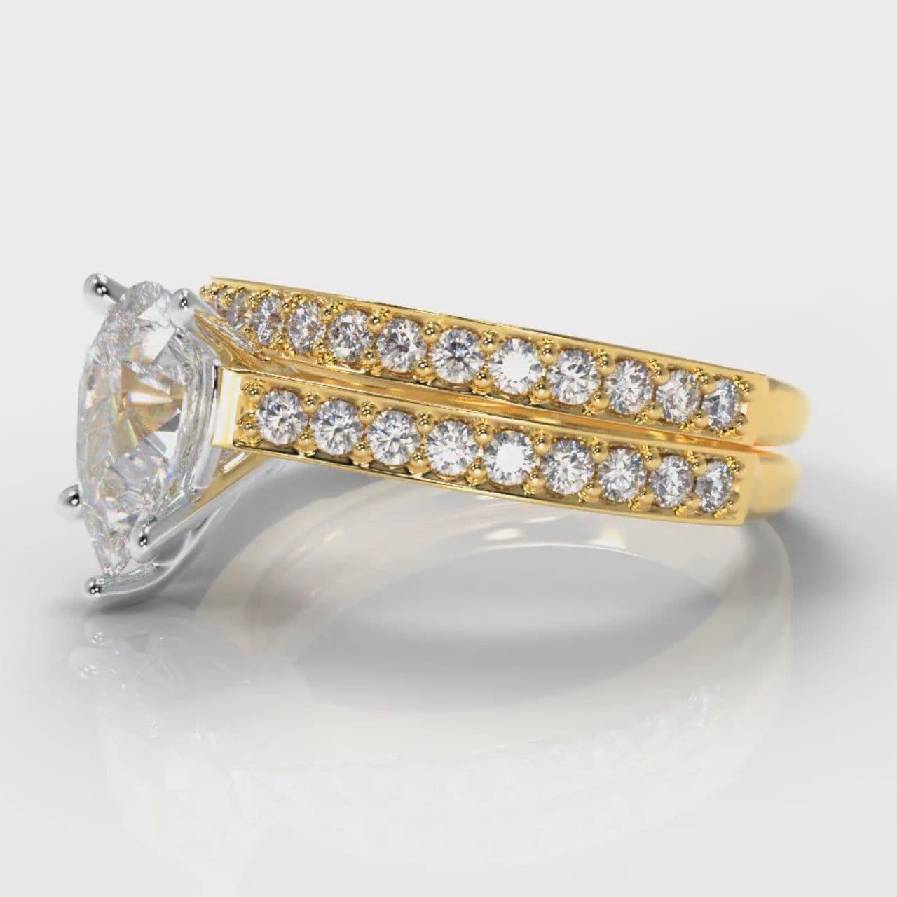 Pavé Pear Diamond Bridal Set - Yellow Gold