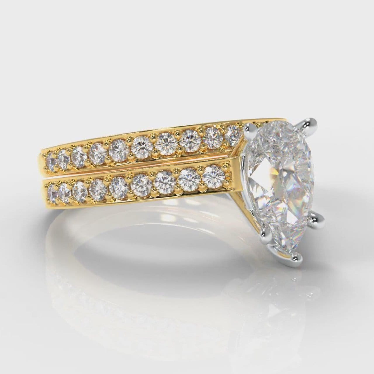 Pavé Pear Diamond Bridal Set - Yellow Gold