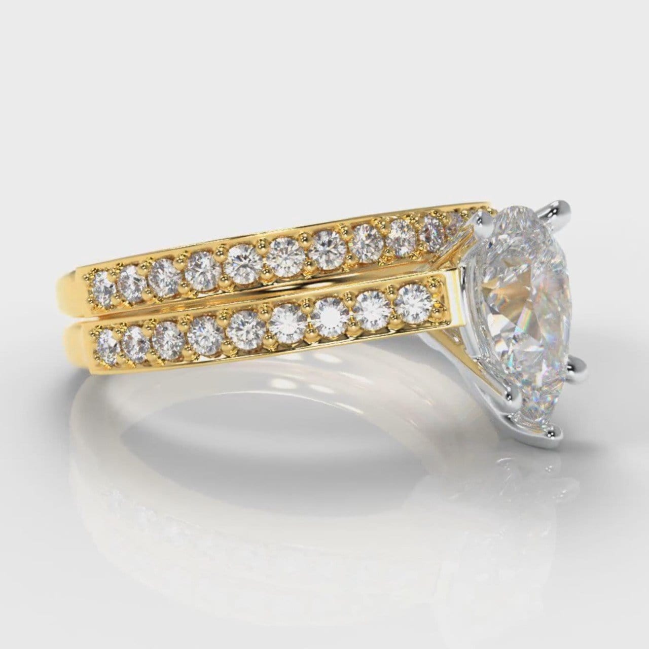 Pavé Pear Diamond Bridal Set - Yellow Gold