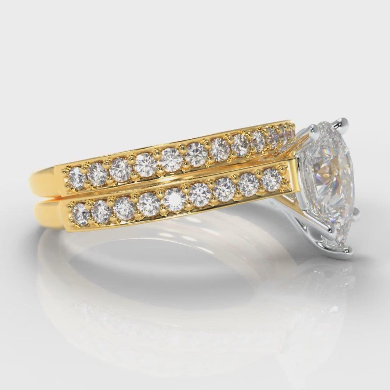 Pavé Pear Diamond Bridal Set - Yellow Gold