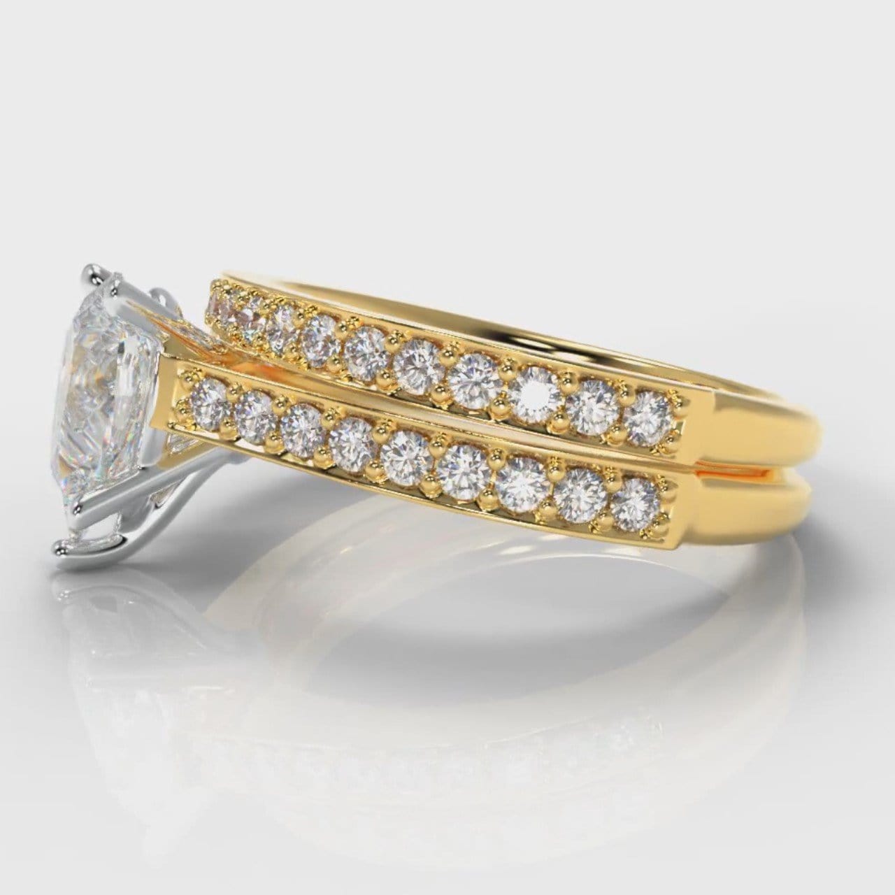 Pavé Pear Diamond Bridal Set - Yellow Gold