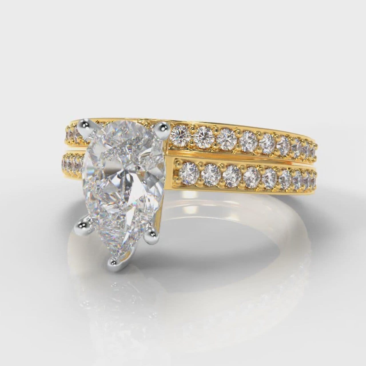 Pavé Pear Diamond Bridal Set - Yellow Gold