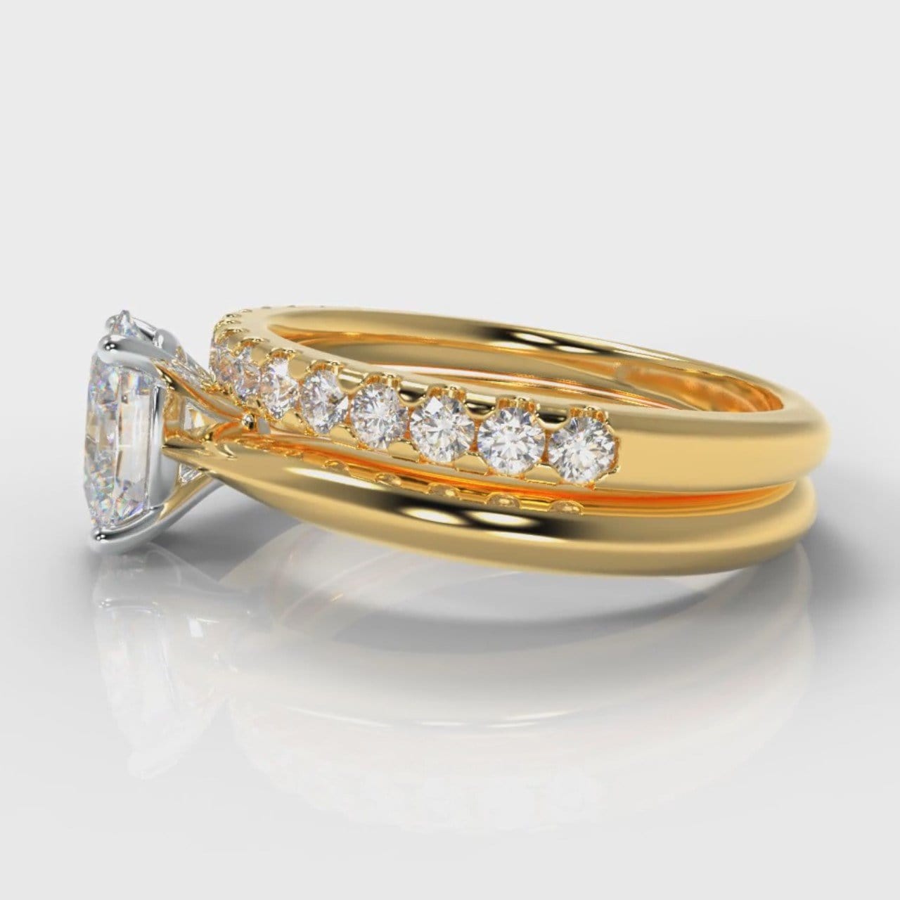 Carrée Solitaire Oval Diamond Bridal Set - Yellow Gold