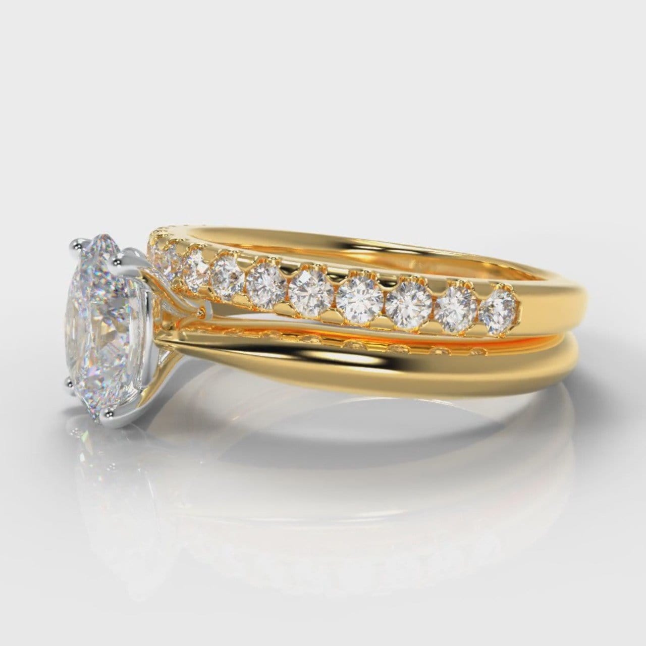 Carrée Solitaire Oval Diamond Bridal Set - Yellow Gold