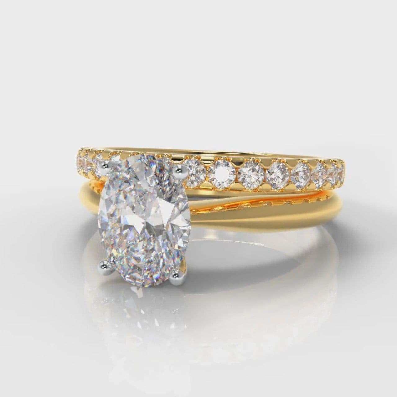 Carrée Solitaire Oval Diamond Bridal Set - Yellow Gold