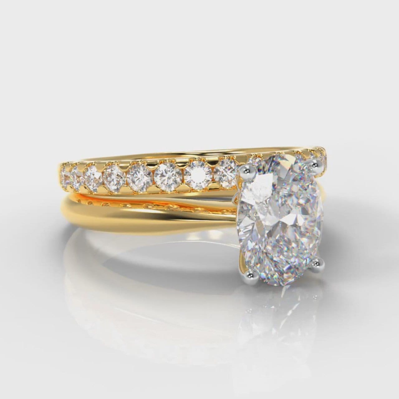 Carrée Solitaire Oval Diamond Bridal Set - Yellow Gold