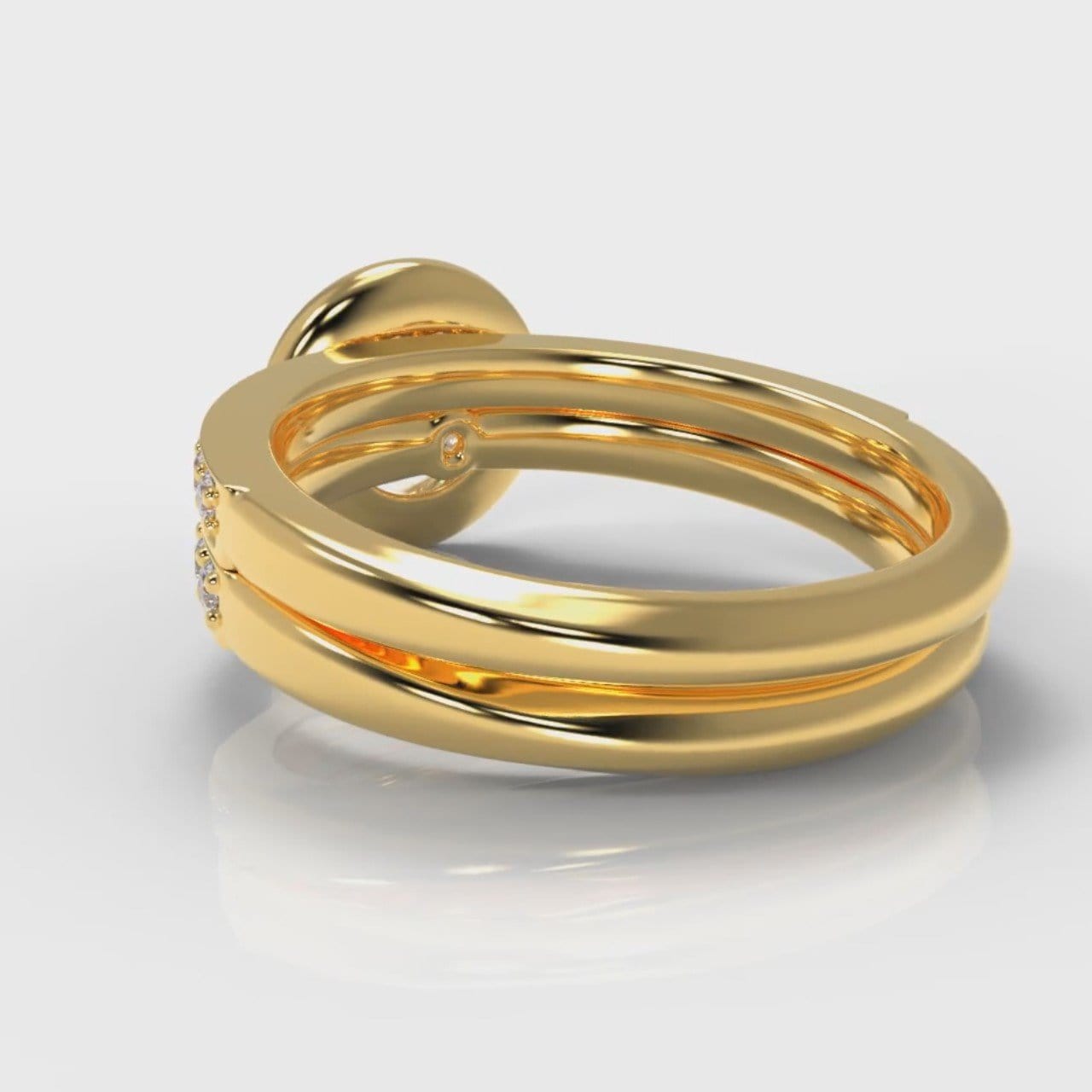 Pavé Round Brilliant Diamond Halo Bridal Set - Yellow Gold