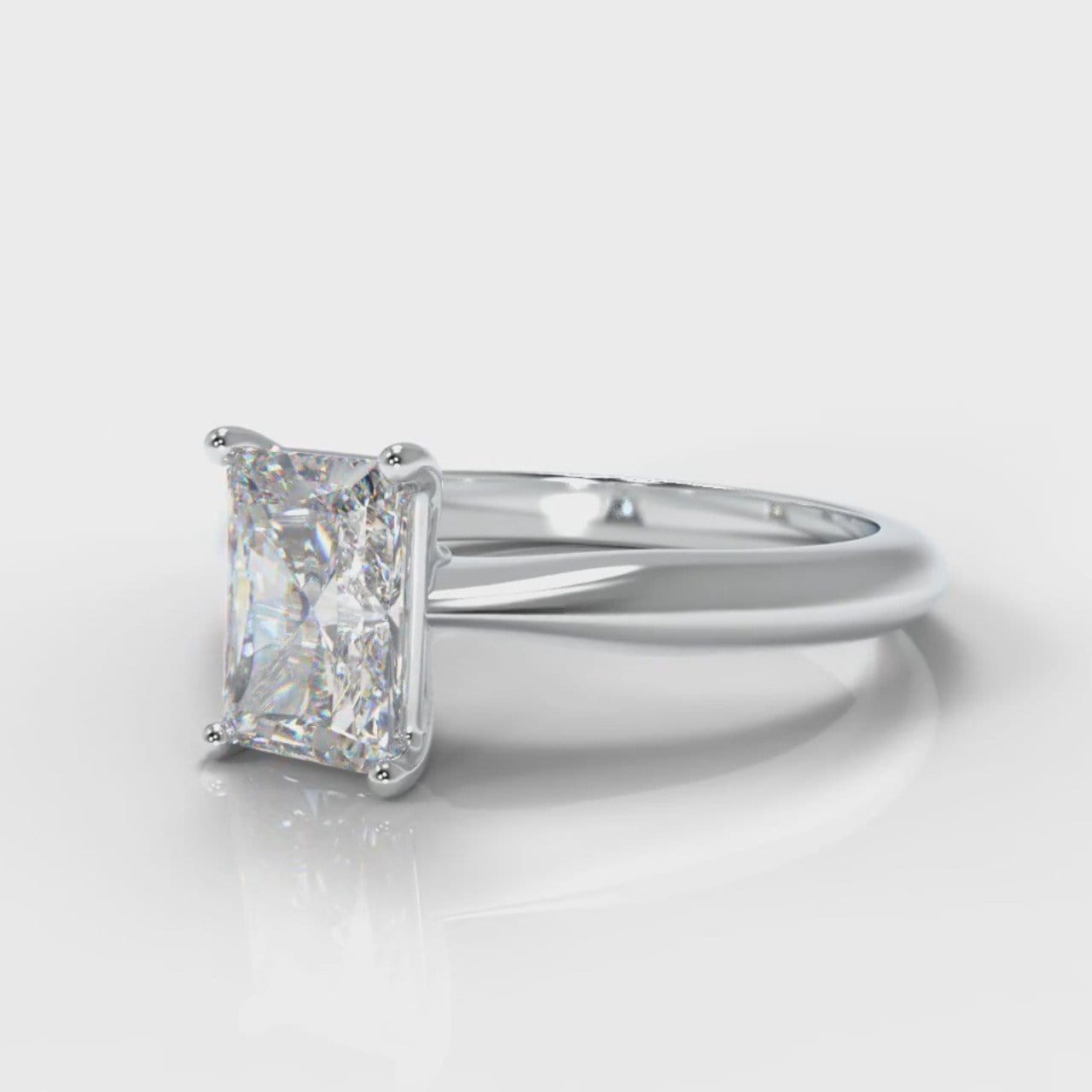 Carrée Solitaire Radiant Cut Diamond Engagement Ring