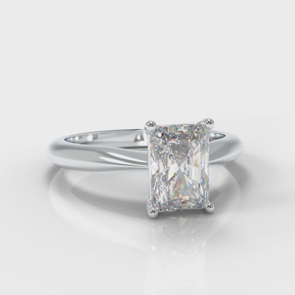 Carrée Solitaire Radiant Cut Diamond Engagement Ring