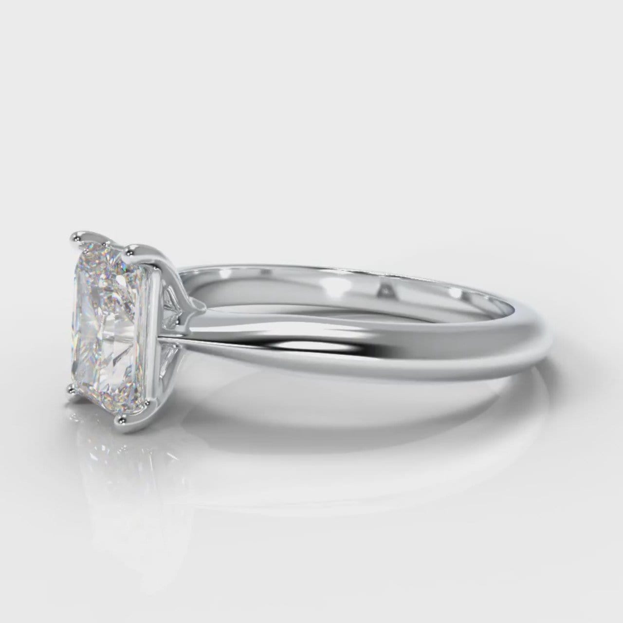 Carrée Solitaire Radiant Cut Diamond Engagement Ring