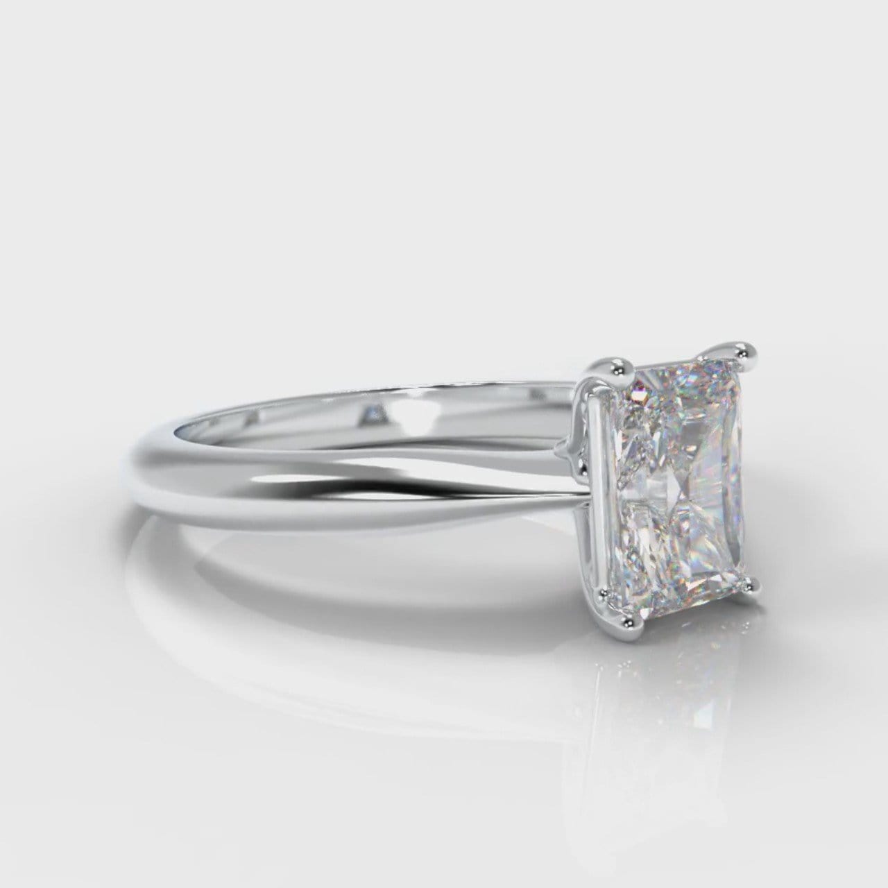 Carrée Solitaire Radiant Cut Diamond Engagement Ring