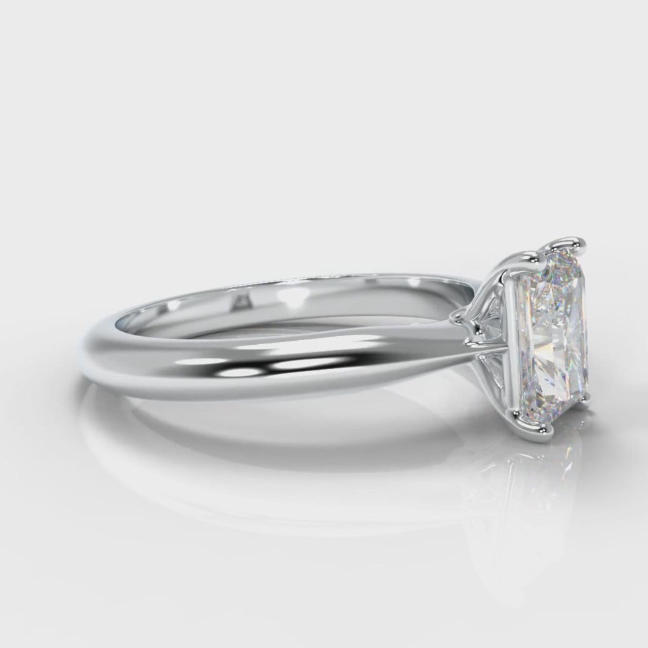 Carrée Solitaire Radiant Cut Diamond Engagement Ring