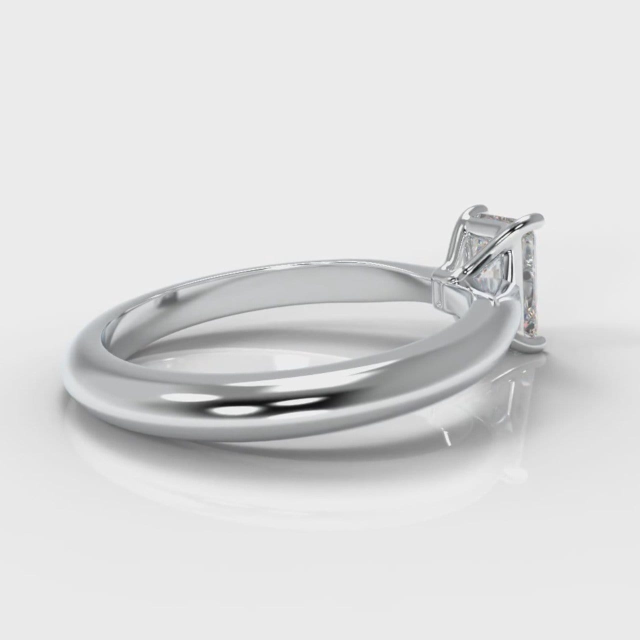 Carrée Solitaire Radiant Cut Diamond Engagement Ring