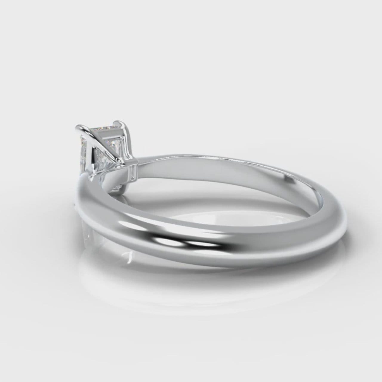 Carrée Solitaire Radiant Cut Diamond Engagement Ring