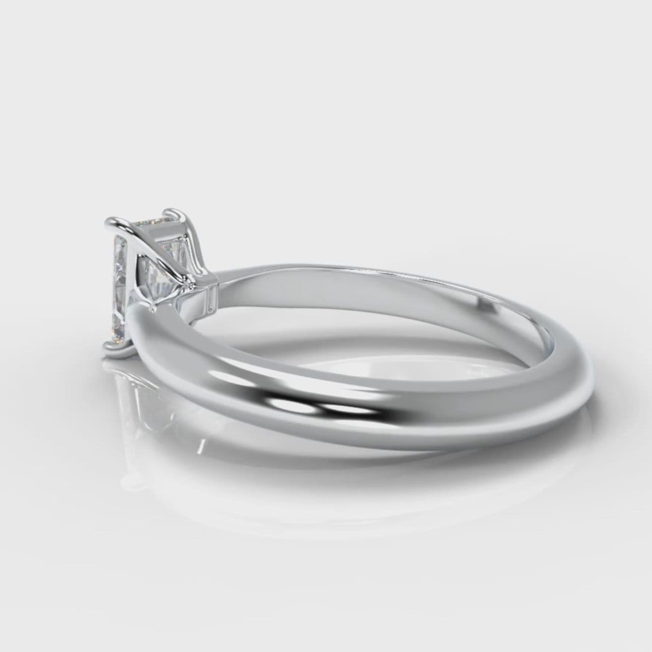 Carrée Solitaire Radiant Cut Diamond Engagement Ring