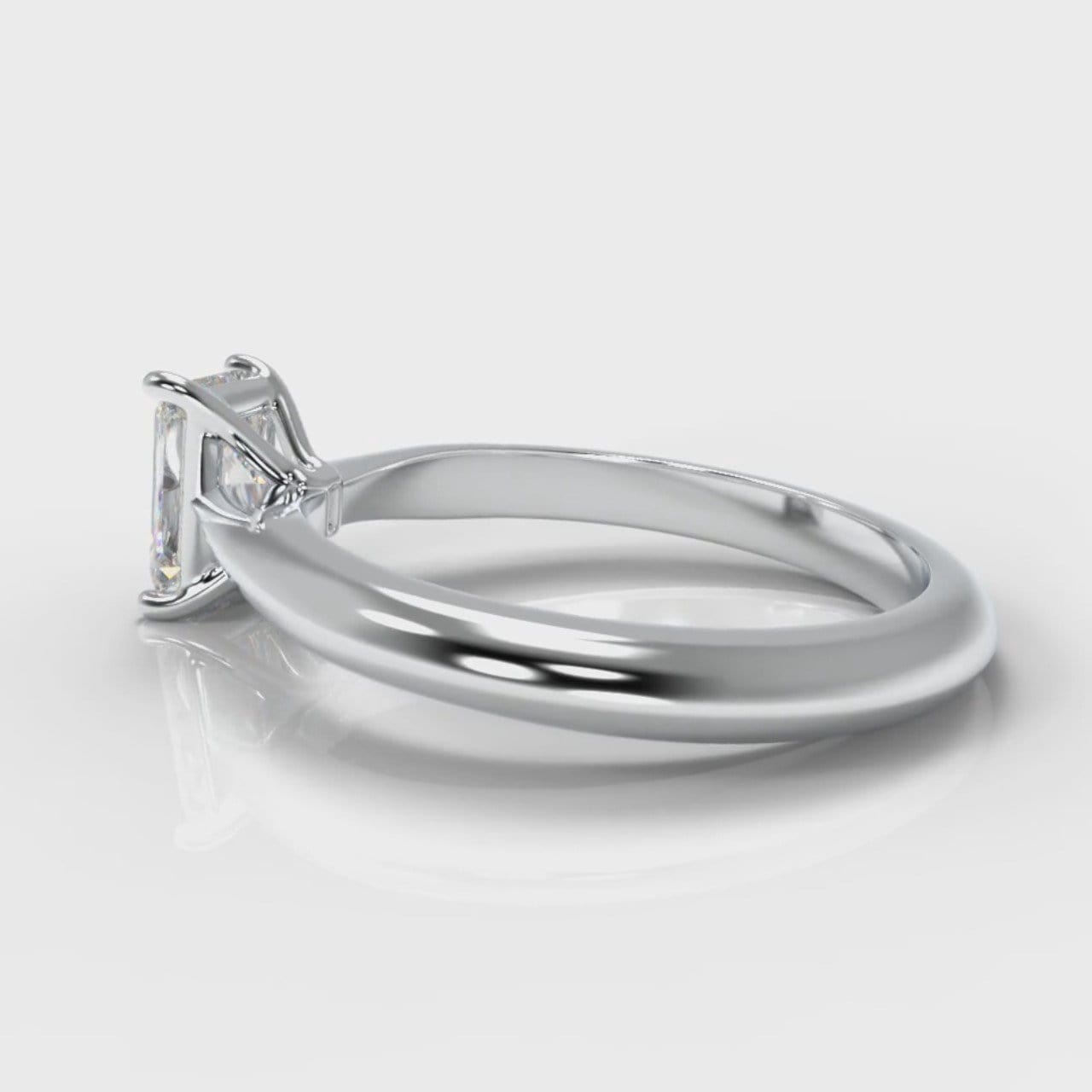 Carrée Solitaire Radiant Cut Diamond Engagement Ring