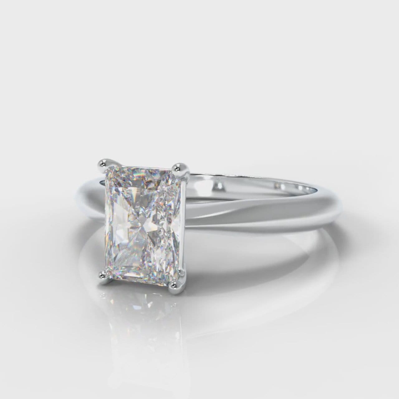 Carrée Solitaire Radiant Cut Diamond Engagement Ring