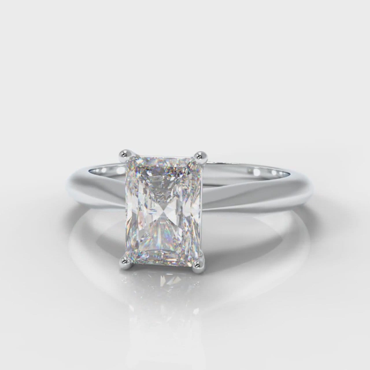 Carrée Solitaire Radiant Cut Diamond Engagement Ring
