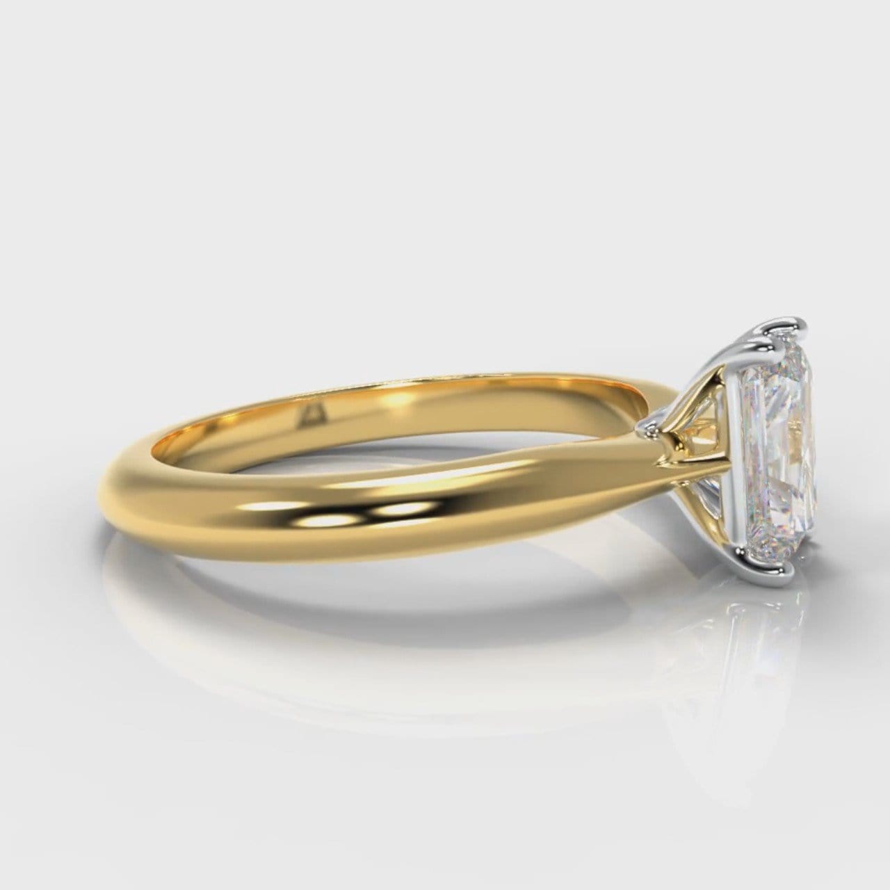 Carrée Solitaire Radiant Cut Diamond Engagement Ring - Yellow Gold