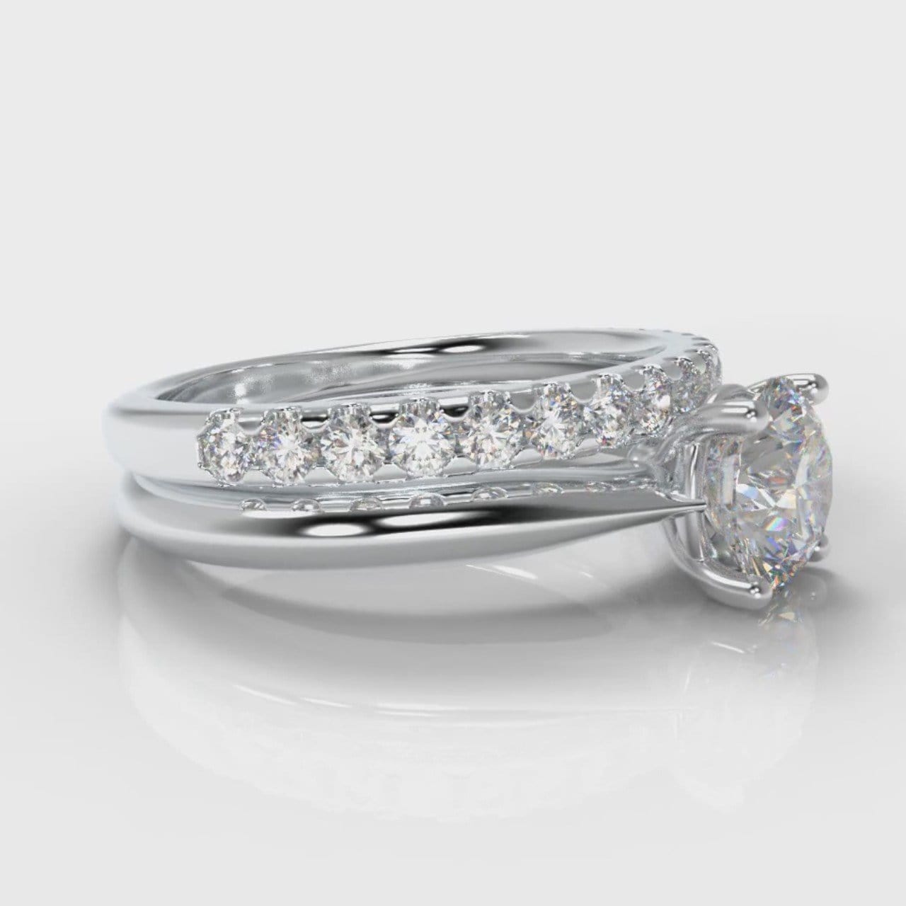 Carrée Solitaire Round Brilliant Cut Diamond Bridal Set