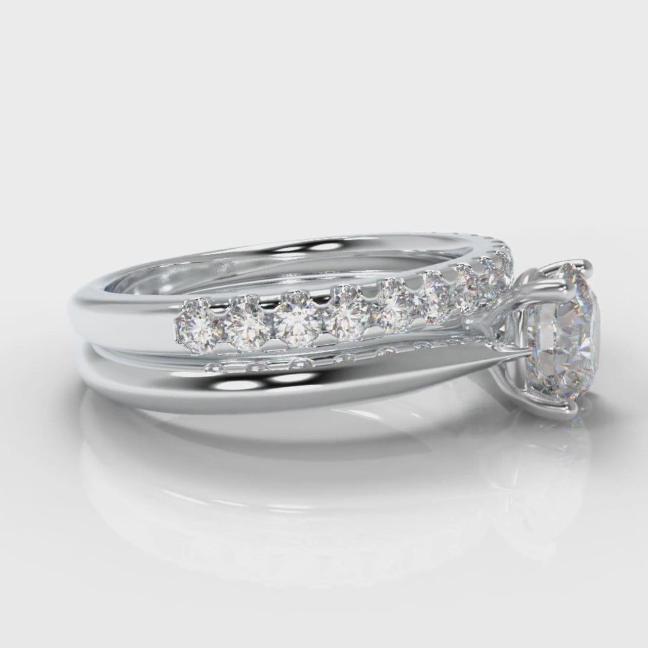 Carrée Solitaire Round Brilliant Cut Diamond Bridal Set