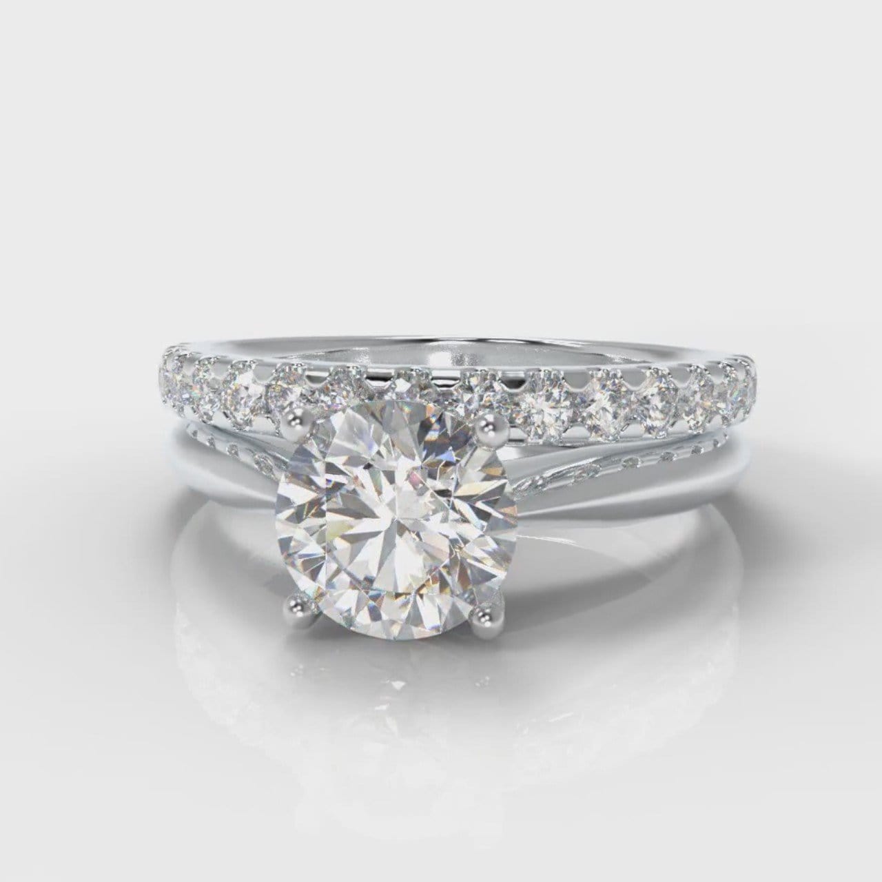 Carrée Solitaire Round Brilliant Cut Diamond Bridal Set